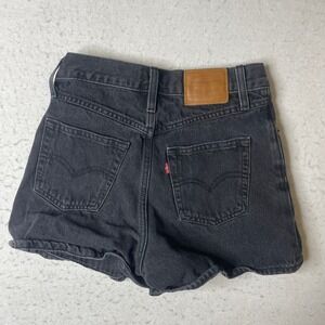 Levis 80s Mom Shorts Black Denim High Rise Size 25 A4695-0000